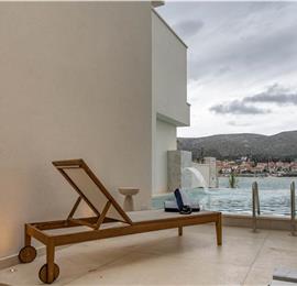 Selection of 5 bedroom seafront villas with heated pool on Ciovo near Trogir, sleeps 10